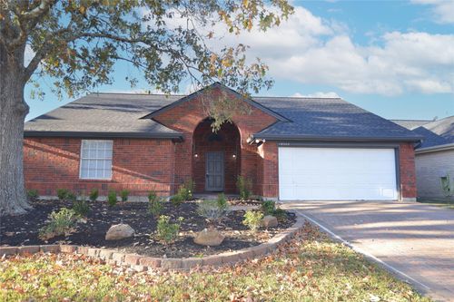 16002 Constitution Ln, Friendswood, TX, 77546-3144 | Card Image