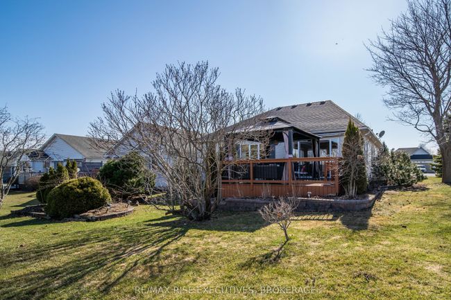 32 Abbey Dawn Dr, House other with 3 bedrooms, 3 bathrooms and 4 parking in Bath ON | Image 40