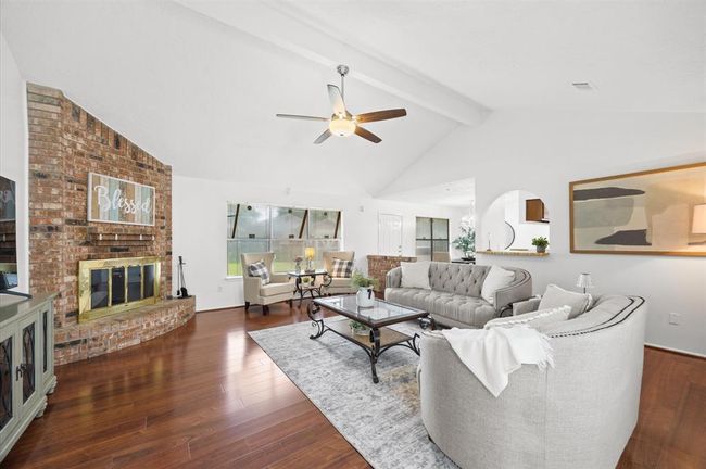 1370 Stevenage Ln, House other with 3 bedrooms, 2 bathrooms and 2 parking in Channelview TX | Image 8
