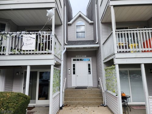 14 Amethyst Ln, Paterson, NJ, 07501-3365 | Card Image