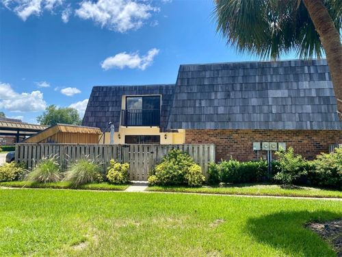 2942 Poplar Ave, LEESBURG, FL, 34748-6475 | Card Image