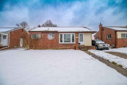 216 Helen St, Garden City, MI, 48135-4107 | Card Image