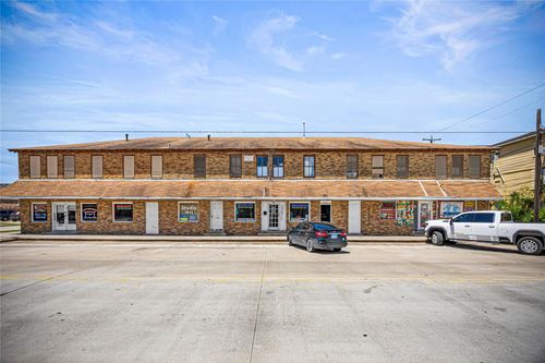 1915 45th St, Galveston, TX, 77550-6544 | Card Image