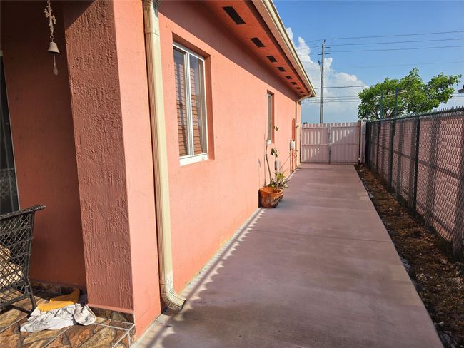 15413 Sw 184th St, House other with 4 bedrooms, 2 bathrooms and null parking in Miami FL | Image 21