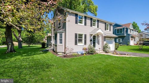 235 N Clinton St, DOYLESTOWN, PA, 18901-3607 | Card Image