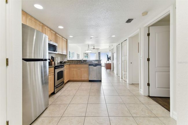507 - 11605 Gulf Blvd, Condo with 2 bedrooms, 2 bathrooms and null parking in TREASURE ISLAND FL | Image 6