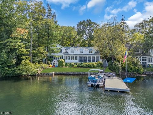 134 Lake End Rd, Newfoundland, NJ, 07435-1207 | Card Image