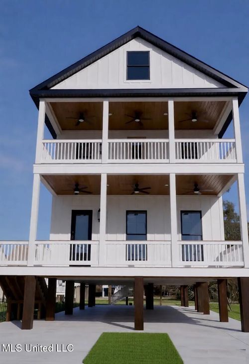 423 S Girard Ave, Long Beach, MS, 39560-5937 | Card Image