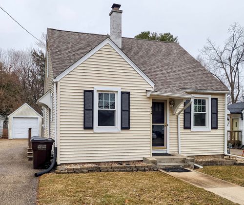 424 Robert St, Fort Atkinson, WI, 53538-1447 | Card Image