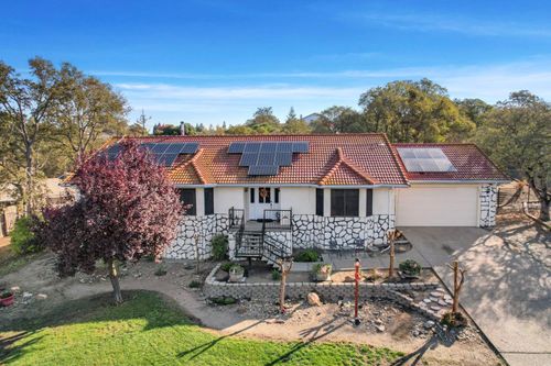 2709 Huckleberry Ln, Valley Springs, CA, 95252-9210 | Card Image