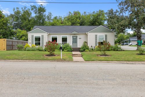 114 E Obryant St, Bellville, TX, 77418-2258 | Card Image