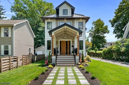 123 Willowdale Ave, Montclair, NJ, 07042-4424 | Card Image