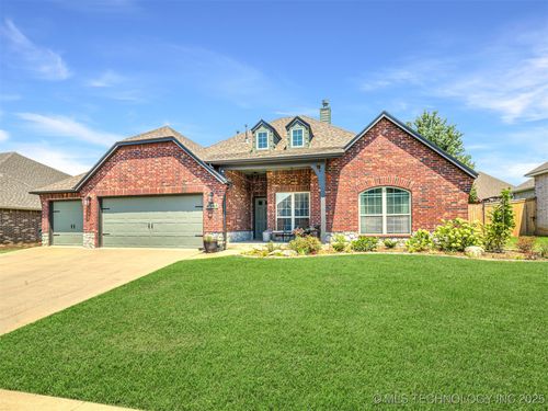 9501 E 92nd St N, Owasso, OK, 74055-3020 | Card Image