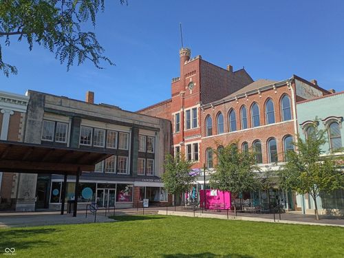 29 Public Sq, Shelbyville, IN, 46176-1340 | Card Image