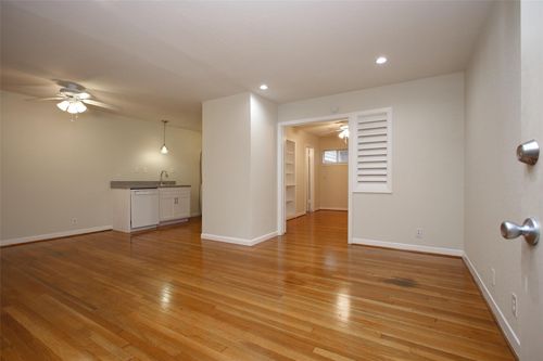 8-3520 Garrott St, Houston, TX, 77006-4449 | Card Image