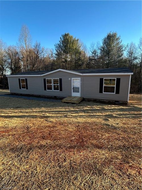 189 Center Ln, Thurmond, NC, 28683-9625 | Card Image