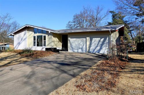 11151 Glacier Dr, Saint Louis, MO, 63146-5630 | Card Image