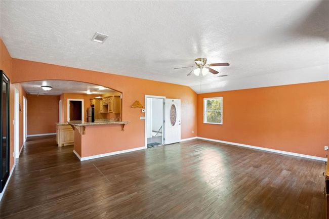 127 Metzwright Dr, House other with 4 bedrooms, 2 bathrooms and null parking in Anahuac TX | Image 11