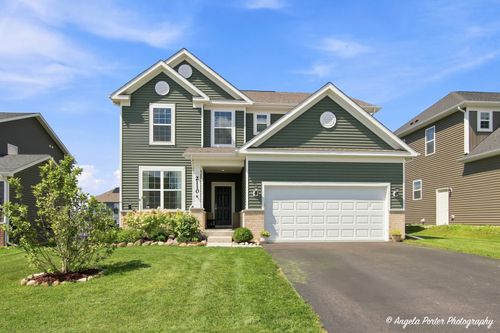 2110 Schmitt Cir, Algonquin, IL, 60102-4378 | Card Image