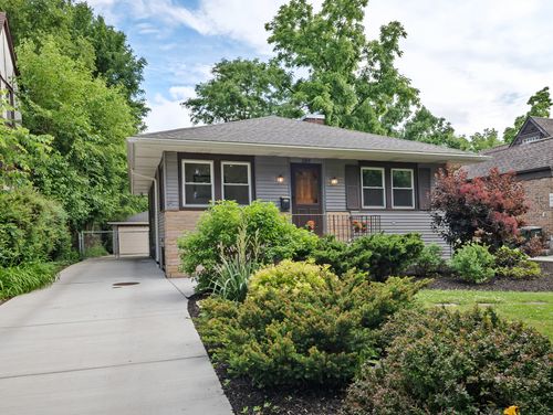 389 Addison Rd, Riverside, IL, 60546-2038 | Card Image