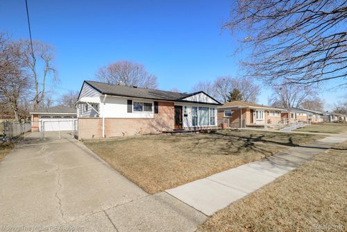 2031 Harmon St, Ypsilanti, MI, 48198-6617 | Card Image