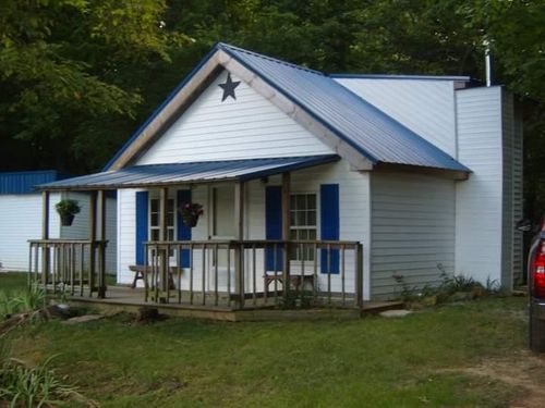 575 Larry Hope Rd, Summer Shade, KY, 42166-9448 | Card Image