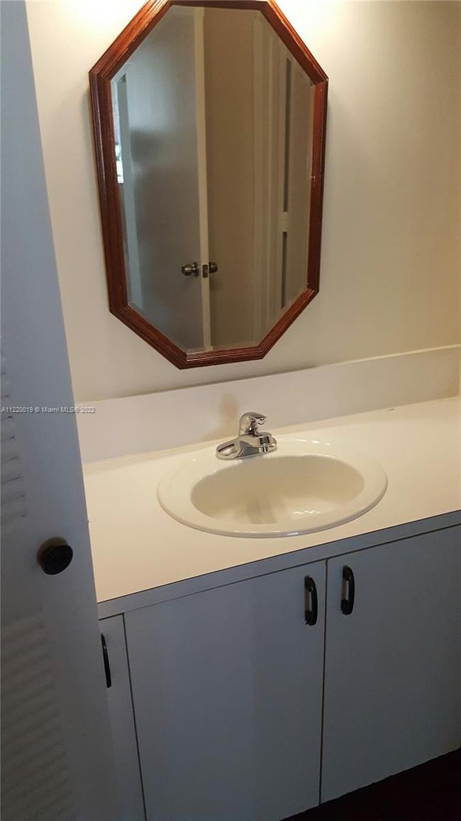 APT-106 - 12160 Saint Andrews Pl, Condo with 2 bedrooms, 1 bathrooms and null parking in Miramar FL | Image 6