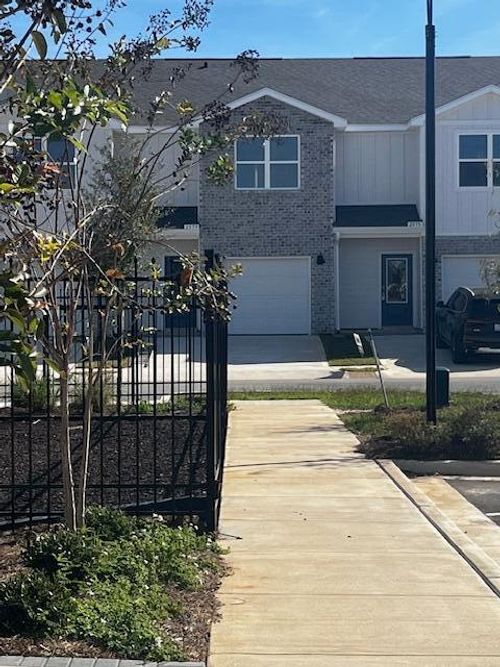 2587 Cliff Hollow Cir, Gulf Breeze, FL, 32563-9398 | Card Image