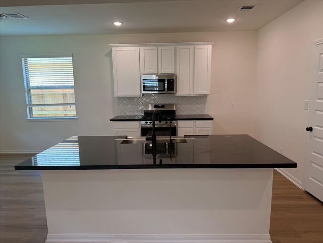 Lovely island kitchen | Image 4
