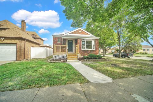 8425 S Homan Ave, Chicago, IL, 60652-3327 | Card Image