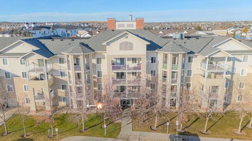 105-17 Country Village Bay Ne, Calgary, AB, T3K5Z3 | Card Image