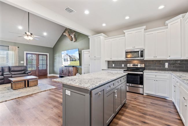 109 Byrom Ct, House other with 3 bedrooms, 2 bathrooms and null parking in Whitesboro TX | Image 4