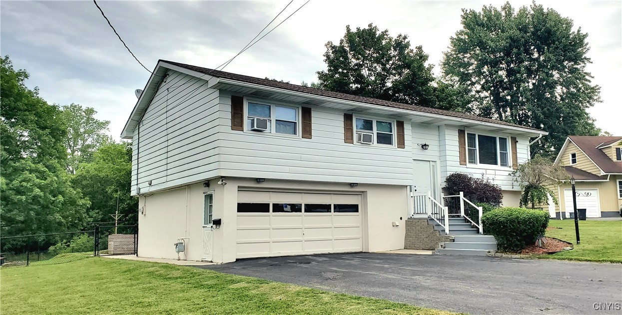 Portal Rd, Utica, NY 13501