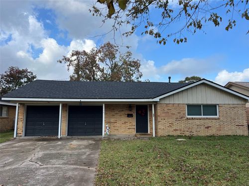 1808 Dolphin Dr, Seabrook, TX, 77586-2958 | Card Image