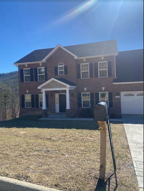 4235 Campbell View Ln, Roanoke, VA, 24018-8312 | Card Image