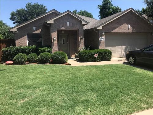 601 Carol Way, Euless, TX, 76039-3776 | Card Image
