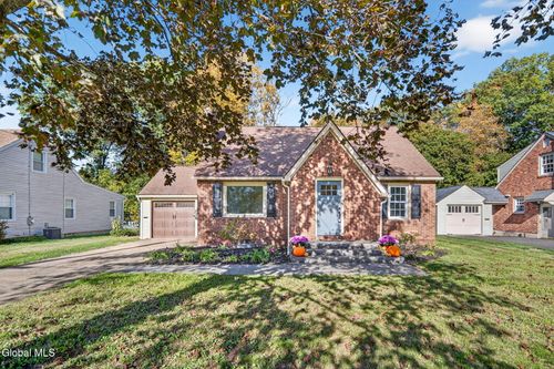 35 Witbeck Dr, Glenville, NY, 12302-5115 | Card Image