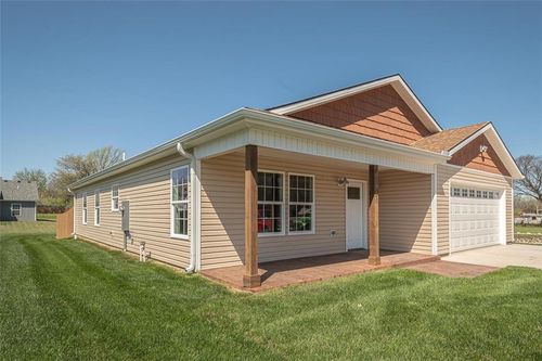 902 S Monroe Street, Lyndon, KS, 66451 | Card Image