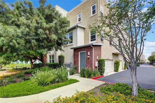 1 Vantis Dr, Aliso Viejo, CA, 92656-2600 | Card Image