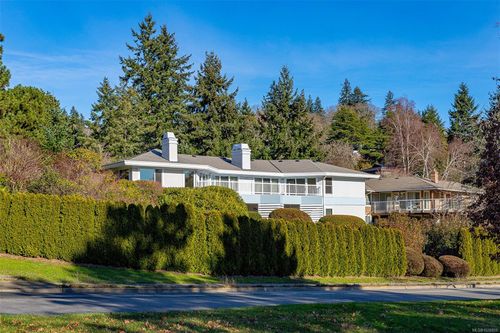 4569 Boulderwood Dr, Saanich, BC, V8Y3A5 | Card Image
