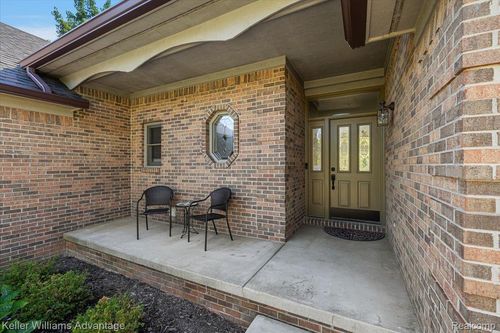 13872 Edenderry Dr, South Lyon, MI, 48178-9572 | Card Image