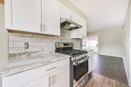 2390 Sarah St, Beaumont, TX, 77705-3236 | Card Image