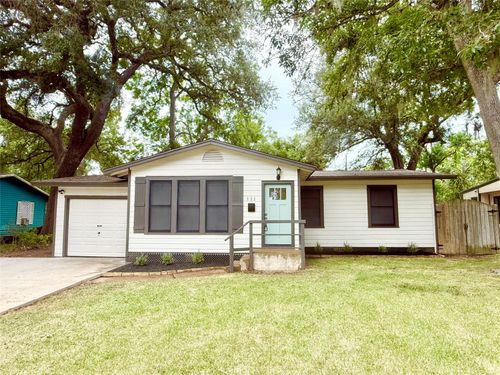 111 Jasmine St, Lake Jackson, TX, 77566-5304 | Card Image