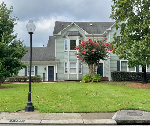 1426 Heritage Landing Dr, Chattanooga, TN, 37405-4250 | Card Image