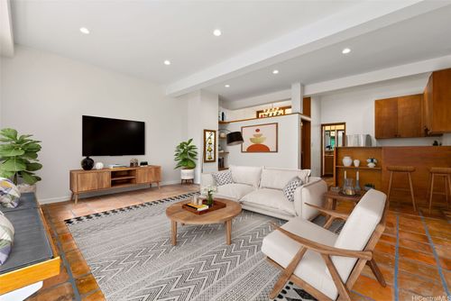 156 Forest Ridge Way, Honolulu, HI, 96822-5002 | Card Image