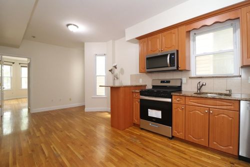 2l-34 Court House Pl, Jersey City, NJ, 07306-1702 | Card Image