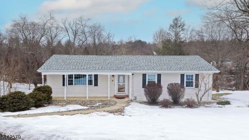 8 Appollo Pl, Clinton, NJ, 08809-1040 | Card Image