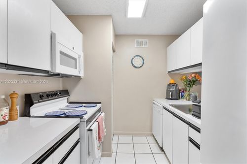 11-15635 Sw 74th Circle Dr, Miami, FL, 33193-3357 | Card Image