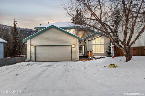 18932 Mountain Point Dr, Eagle River, AK, 99577-8587 | Card Image