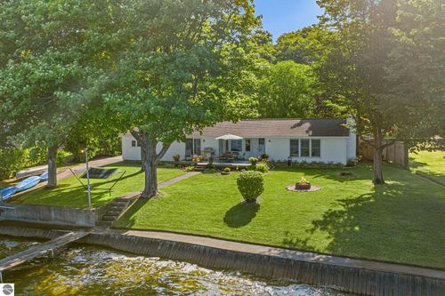 7838 S Lakeview, Traverse City, MI, 49684 | Card Image